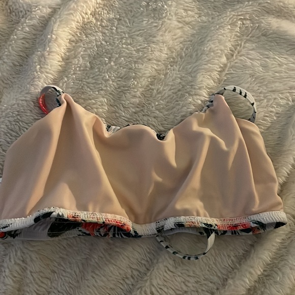 Bathing Suit - Picture 4 of 4